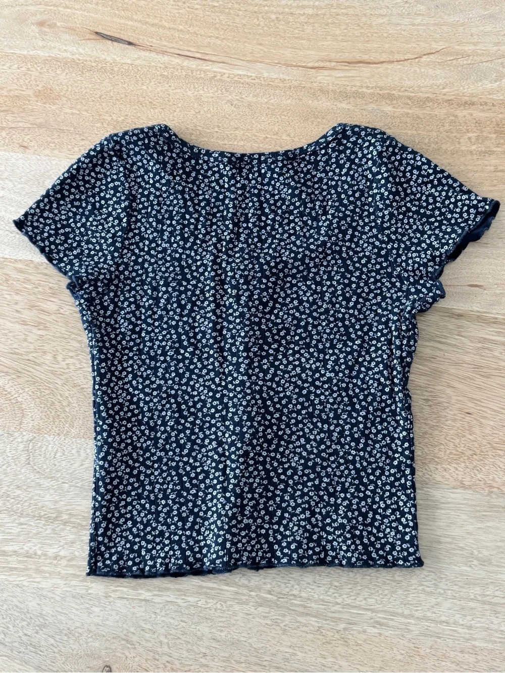 Brandy Melville Black Mini Daisy Button-Front Crop Top - Picture 2 of 4
